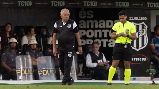 "Pelas circunstâncias, foi como uma vitória", diz Nelsinho sobre empate  - Foto: (Marcos Ribolli/ PontePress)